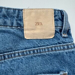 ZARA High Waist flared Leg Jeans Raw Hem medium wash Blue Denim Size 8